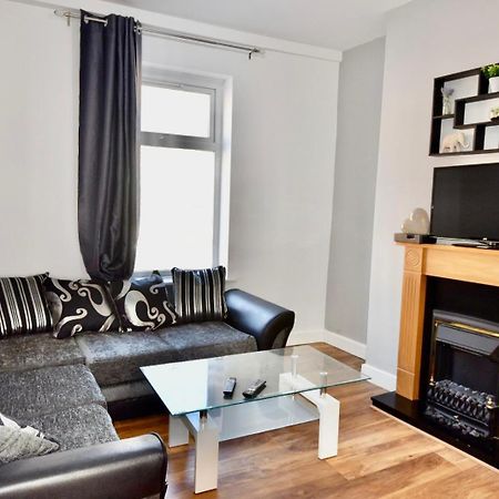 Come On In Lucas Street Newport Train Station Sleep Upto 8 Vila Exterior foto