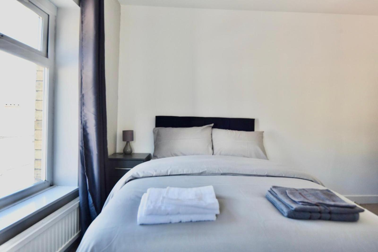 Come On In Lucas Street Newport Train Station Sleep Upto 8 Vila Exterior foto