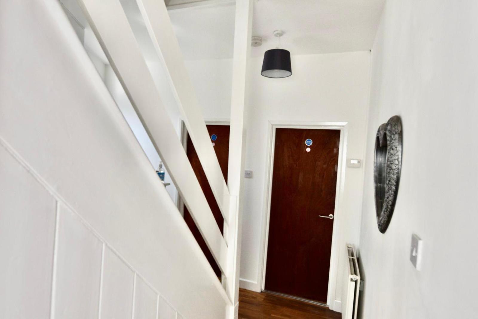 Come On In Lucas Street Newport Train Station Sleep Upto 8 Vila Exterior foto