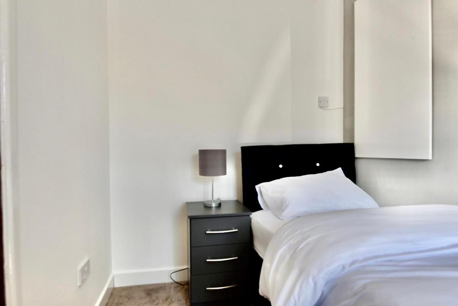 Come On In Lucas Street Newport Train Station Sleep Upto 8 Vila Exterior foto