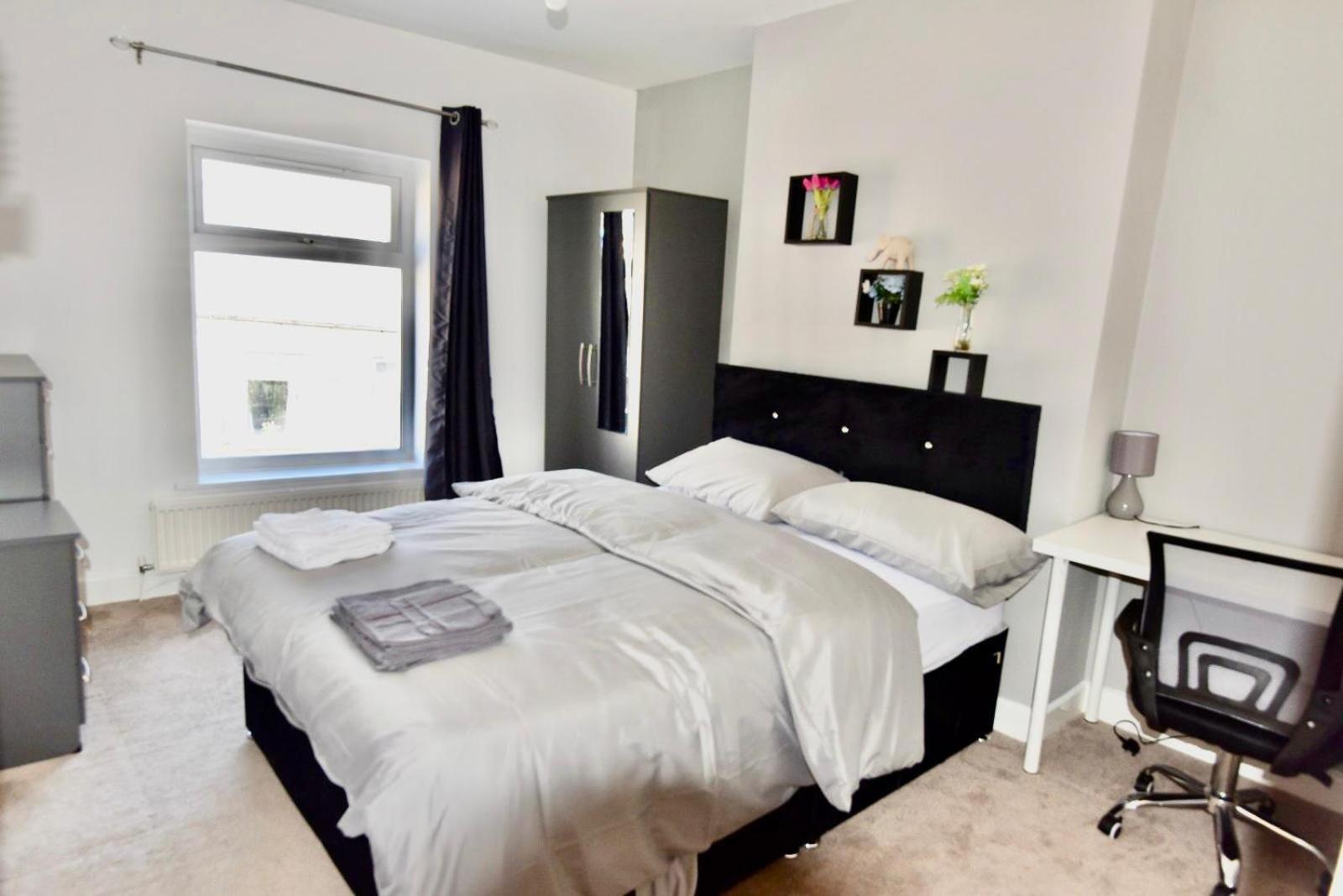 Come On In Lucas Street Newport Train Station Sleep Upto 8 Vila Exterior foto