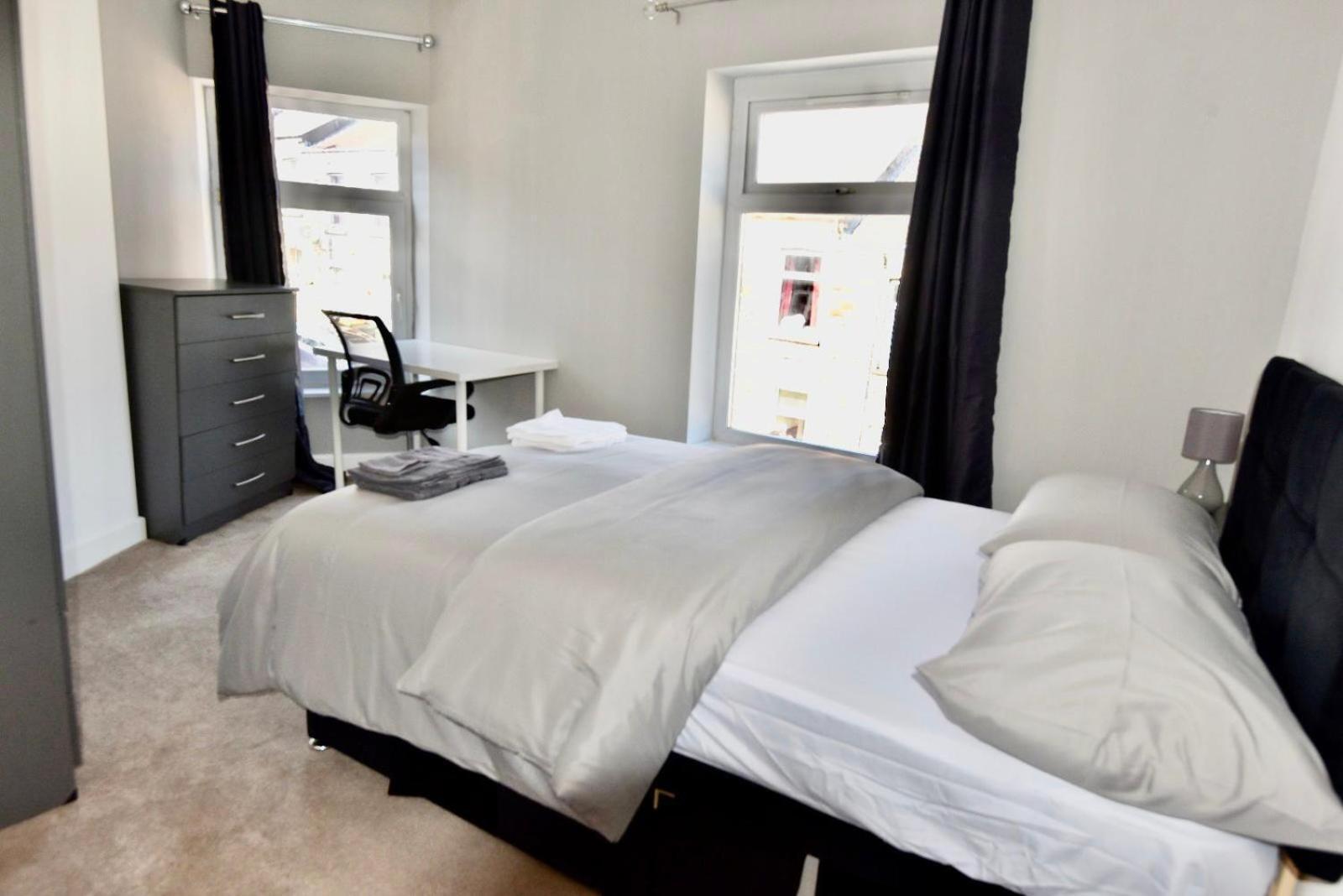 Come On In Lucas Street Newport Train Station Sleep Upto 8 Vila Quarto foto