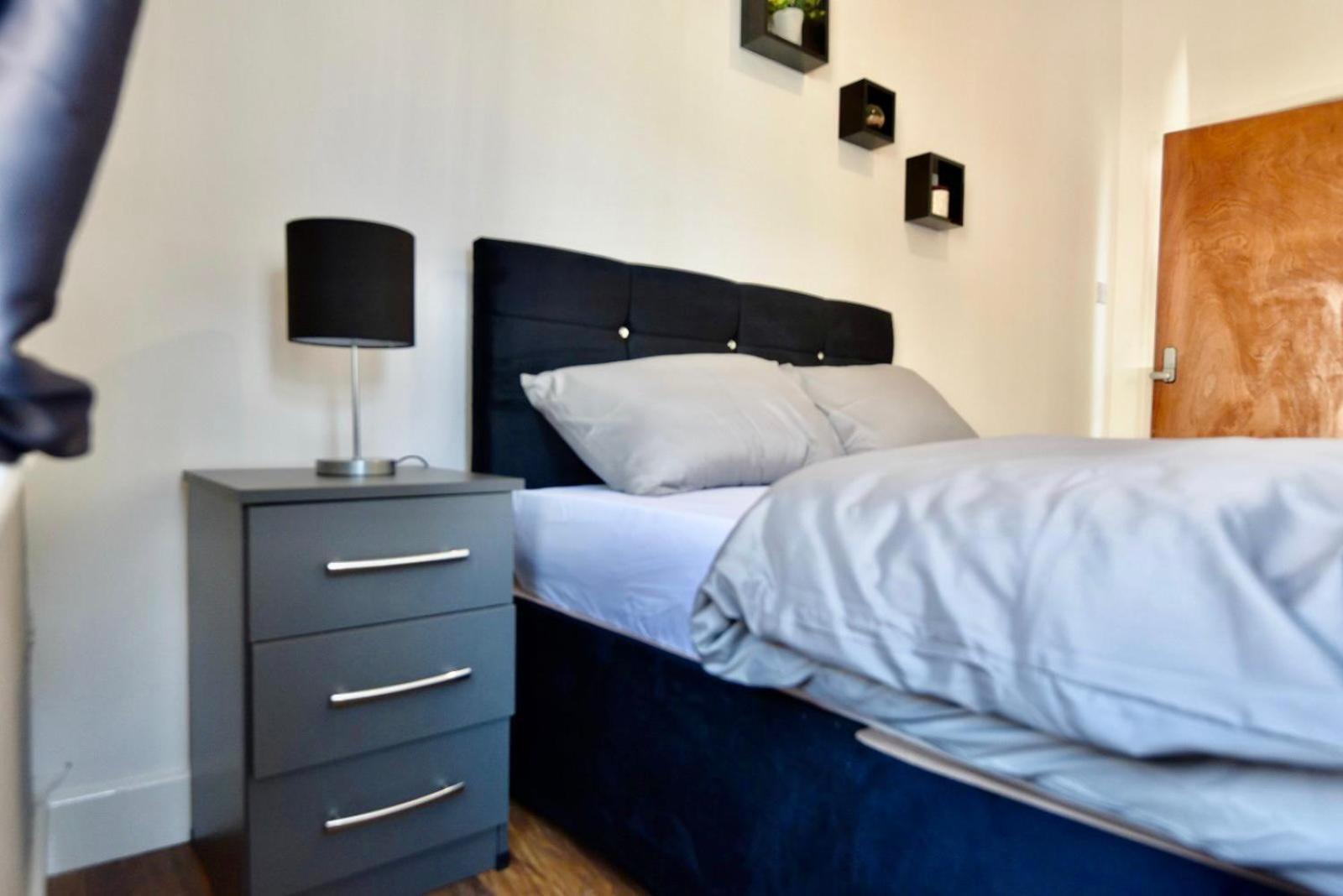 Come On In Lucas Street Newport Train Station Sleep Upto 8 Vila Quarto foto